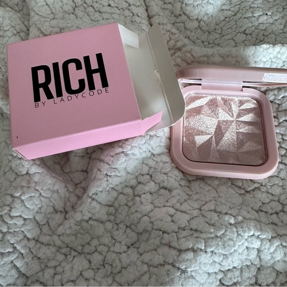 The Lady Code Other - THE Lady Code Highlighter in Shade Rose